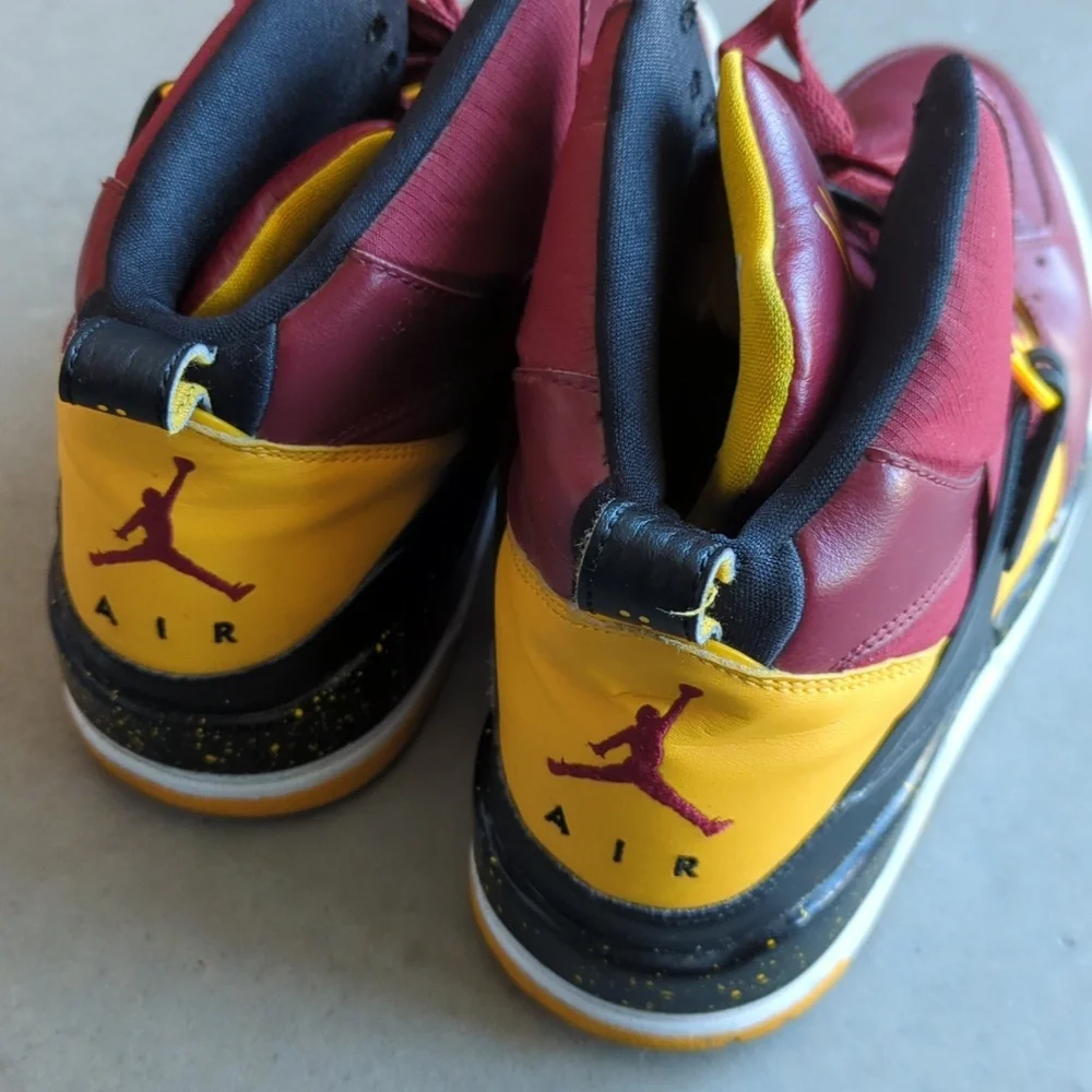 Jordan Flight 45 High USC Men's Gold & Burgundy 2013 High Top Sneakers Size 11.5